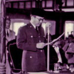 Presiden soekarno menerima gelar doktor honoris causa dari ugm di sitinggil keraton yogyakarta dok Ugm